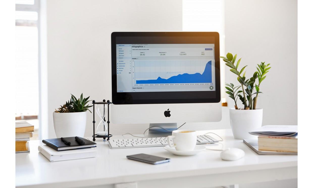 computer desktop desk ecommerce analysis