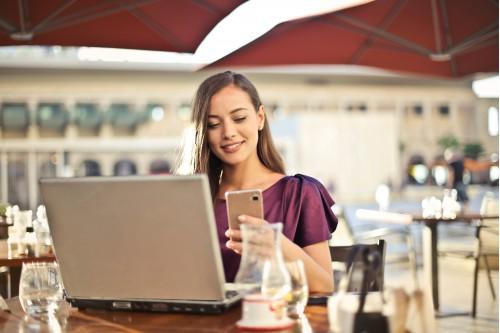 laddy woman women laptop computer mobile online shopping