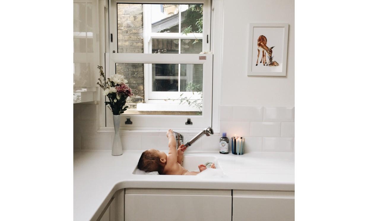 baby bath bath time cute