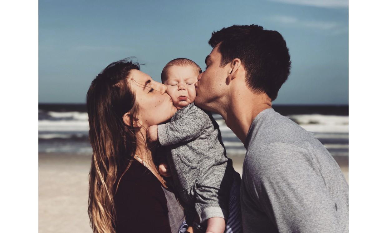 baby beach love cute family kiss happy