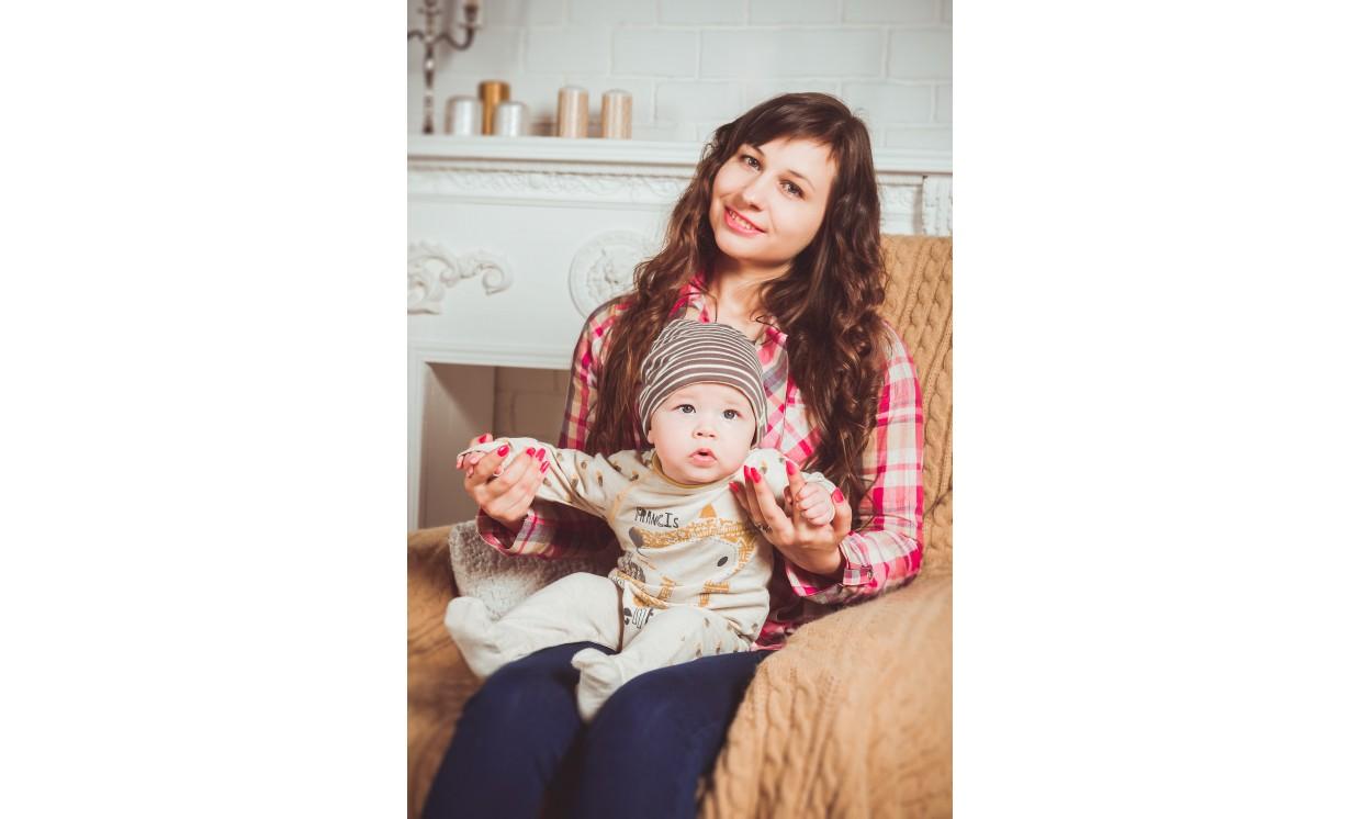 adorable family mama baby adult