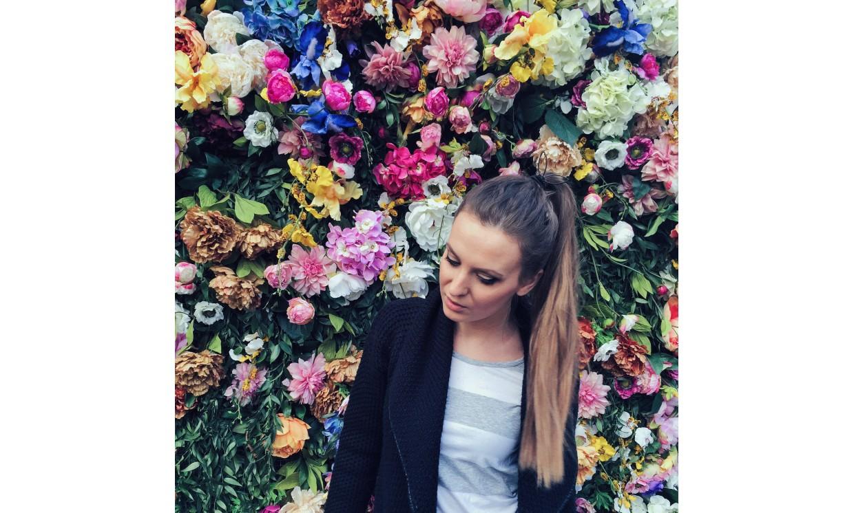background flower wall flower italy spring girl milan flowers beautiful springtime