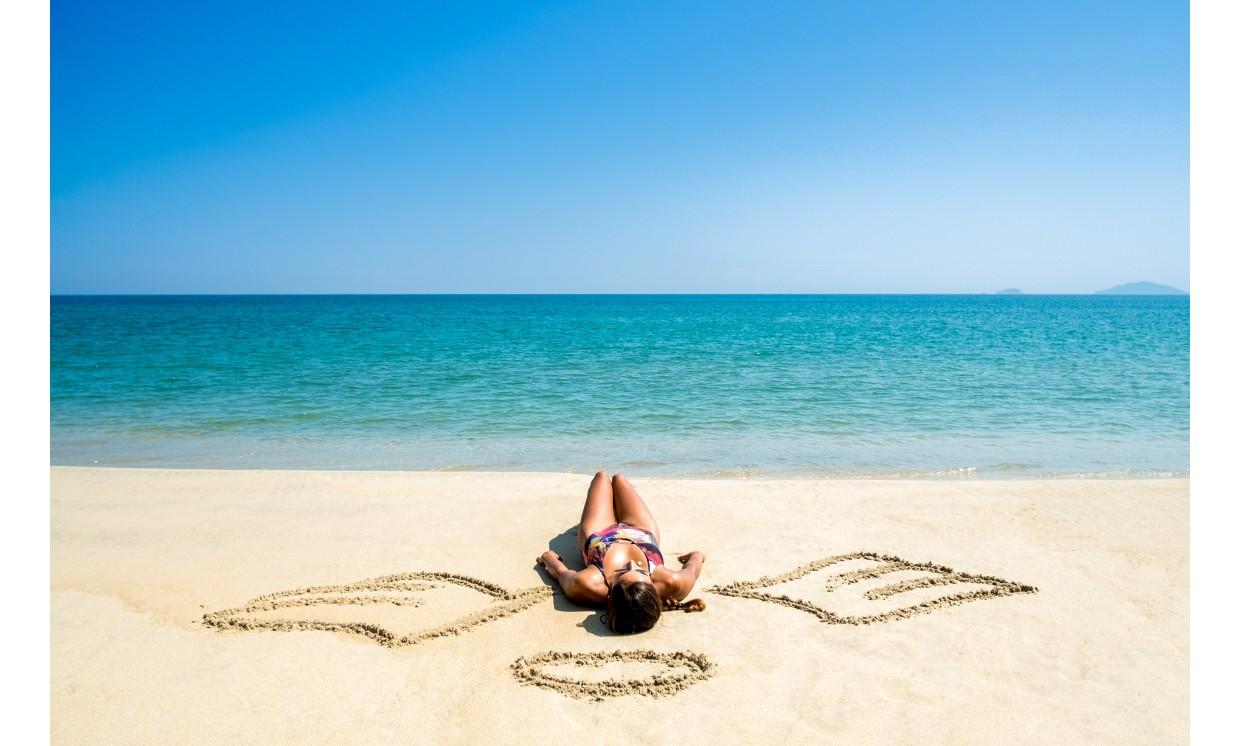 background girl  angel  wings  beach