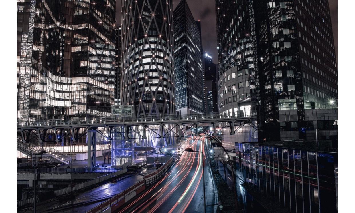 building gotham paris night light city