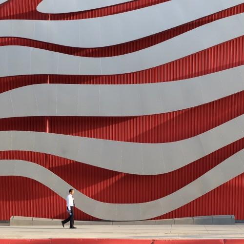 building wave white red