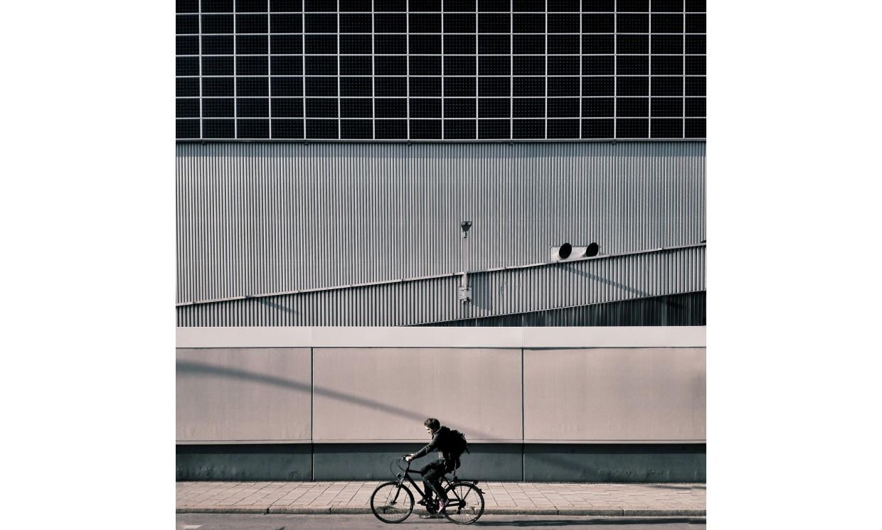 building bike wall